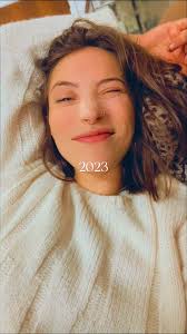 🌌remembering forward 🎊This past year my guiding theme was  experimentation—reminding myself it's alright to step into the unknown,  rewrite some plans, and just explore. That reminder became my solace when I  started