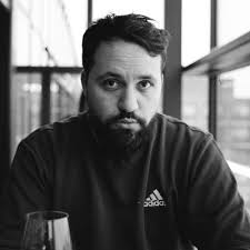 𝟵 𝘆𝗲𝗮𝗿𝘀 𝗮𝗴𝗼, 𝗜 𝗰𝗵𝗮𝗻𝗴𝗲𝗱 𝗰𝗮𝗿𝗲𝗲𝗿𝘀. Before moving into  tech, I worked as a heating technician and spent my nights and weekends  immersed in security research: hunting for zero-days…