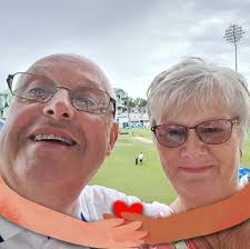 Can I just ask what lid is for slow cooking? Is it the pressure cooker one?