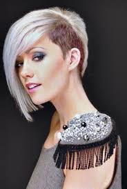 Epingle Par Vogued Hairstyles Sur Love On Top Styles De Coiffures Coiffure Mode Cheveux Courts Rases