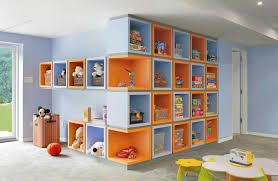 Cameretta Dei Bambini 70 Idee Per Una Stanza Moderna E Funzionale Organizzazione Stanza Dei Giochi Stanza Di Bambino Contenitori Per Bambini