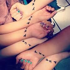 30 tatouages pour célébrer ses racines. 35 Idees De Tatouages A Se Faire Faire Entre Soeurs Pour Montrer Votre Lien Si Fort