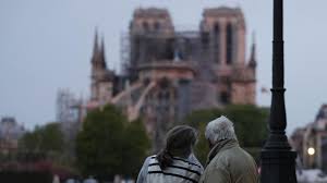 Se produit suite à un grand trigone de feu saturne/pluton en iv mais apparemment le feu aurait pris dans le comble mais bon les fondations ( iv ) risquent d'en prendre un sacré coup. Notre Dame De Paris Le Feu Est Maitrise Des Questions Sur La Resistance De La Structure