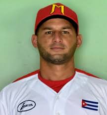 Recordando Leopardos Por 📝 LANDY LA POTENCIA Aquí les traigo un lanzador  que debutó con nuestros Leopardos en la serie 2011-2012,jugó dos series con  nuestros Leopardos,en la antes mencionada y en la