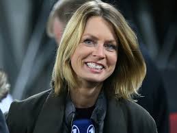 Nun wird sie nach monica lierhaus die zweite frau. Fussball News Neues Sportschau Magazin Feiert Premiere