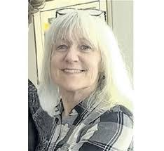 Karen Hickman's Instagram, Twitter & Facebook