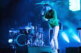 Glass Animals Gives Fittingly Wonky Performance At L A S Shrine Auditorium Billboard Billboard