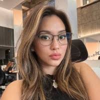 40+ "Helen Chi" profiles