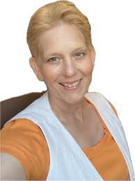 Sara Mack's Instagram, Twitter & Facebook