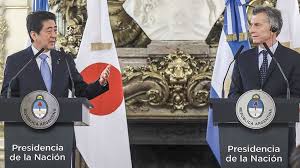 El asedio de japón era incesante, aunque a los 19 minutos argentina consiguió elaborar algo parecido a un contraataque, entre el buen toque de banini y un taco de jaimes que descolocó a la. Por Que La Relacion Entre Argentina Y Japon Vive Una Epoca De Oro El Cronista