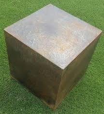 Cet objet rouillé constitue un véritable élément de décoration pour votre jardin. Cube En Acier Corten Rouille La Jardinerie Creative Votre Boutique En Ligne Du Jardin Garnissage Et Horticulture