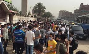 وأن أسئلة امتحانات الثانوية العامة لن تكون من الكتاب وإنما من المنهج وبالتالى مسموح بدخول الامتحان بالكتاب الورقي، على أن تشمل الأسئلة 4 نماذج امتحانية مختلفة، مشيرًا إلى أن بنوك الأسئلة ستضم نماذج الامتحانات وسيأتى منها جميع الأسئلة في جميع المواد. Rgdpzhs0 3bi6m