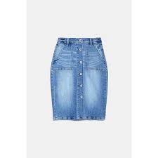 5 poches classiques, longueur genou, fermeture à zip et boutons sur le devant, patch logo sur l'arrière, passants de ceinture. Jupe En Jean Mi Longue From Zara On 21 Buttons