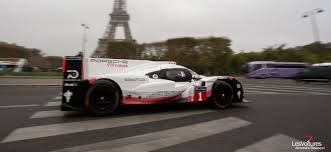 Video La Porsche 919 Tribute Dans Le Rues De Paris Porsche Auto