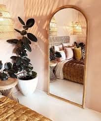 Shop floor mirrors at interiors online. Hallo Trader Auf Instagram Wir Sind So Verliebt In Unseren Neuen Sahara Arch Mirror Ich Liebe Large Floor Mirror Big Floor Mirrors Apartment Decor