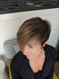 Jennifer Garner has debuted fresh blonde highlights for the summer—and she  looks so different. Click the link below to see the pictures ⬇️.