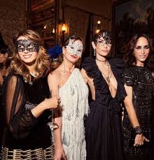 Pin By Carolina Drago On New Year Party Thyme Masquerade Ball Outfits Masquerade Ball Costume Masquerade Outfit