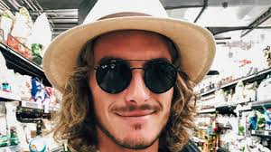 Stefanos has been particularly open to meet other people and not shy about being. Tsitsipas El Dios Griego Del Tenis As Com