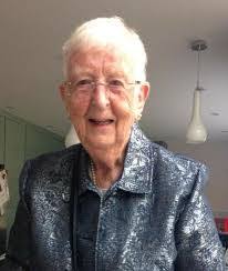 Ellen Mcnulty's Instagram, Twitter & Facebook