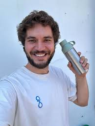 In the spirit of Plastic-Free July, I'm so excited to share that we added a  brand new product to the Ocean Bottle family today. Say hello to OB Lite 👋  It's our