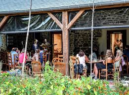 C'est un parc magnifique composé de 24 jardins thématiques répartis sur 25 hectares autour d'un manoir édifié en 1836. Restaurant A L Entree Du Parc Botanique De Haute Bretagne