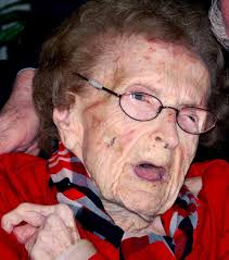 Daughter pays tribute to her mom, 'Dee Dee'