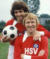 Horst hrubesch spielte von 1978 bis 1983 beim hsv und erzielte in 159 bundesligaspielen 96 tore. Pin Auf Hsv