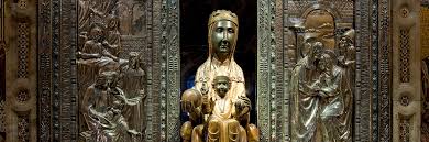 According to the city's website, the image of our lady of montserrat, popularly known as la moreneta (the dark one), due to the dark colour of her skin, is a truly beautiful 12th century romanesque polychrome carving. Spirituality Montserrat Visita