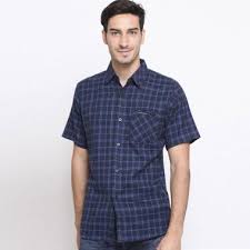 Anda bisa mencari produk ini di toko online yang mungkin jual kemeja kotak kotak pria. Daftar Harga Kemeja Kotak Kotak Pria Hemmeh Terbaru Desember 2020 Terupdate Blibli
