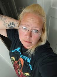 Hello, I'm from Victoria and looking for a fun partner.