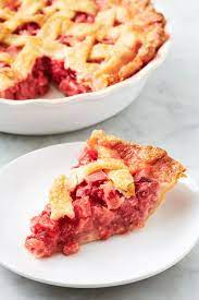 From rhubarb crisps, cakes, and an easy cobbler to pies, sauces, and many more desserts. 10 Easy Rhubarb Recipes Best Desserts With Rhubarb Delish Com