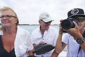 Vi gick till en psykiater när tim var 14 eller 15 år gammal. Avicii S Last Worrying Phone Call Before Suicide Revealed Superstar Dj S Relative Dropped Everything And Flew To Oman In Last Ditch Attempt To Save Him Mirror Online