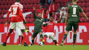 Der vfb stuttgart empfängt den fsv mainz 05, nachdem sie ihre letzten beiden spiele in der bundesliga verloren und bei beiden niederlagen auch die erste. 2fmczrktpnh8 M