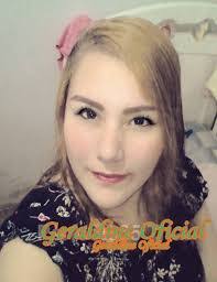 Geraldine Rosas's Instagram, Twitter & Facebook