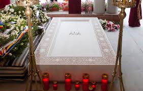 În afară de mormintele regale. Portile Catedralei Arhiepiscopale Si Regale De La Curtea De Arges Au Fost Deschise C Daniel Angelescu 20august2016 Familia RegalÄƒ A Romaniei Royal Family Of Romania