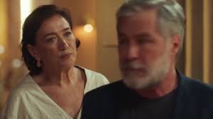 Bebel afirma a César que tirará Pascoal da sociedade da joalheria