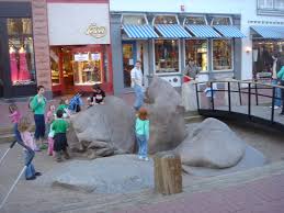 Jody waters worked in the fashion industry and had dreams of setting up her own boutique, according to her. Re Streets Pearl Street Pedestrian Mall