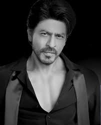 So Humble 🥺 Shah Rukh Khan 🤍 . . . . . . . . #shahrukhkhan #shahrukhan  #shahrukh #king #srkfanclub #srkians #handsome #humble #awsome #man  #explorepage #trendingreels #instadaily #bollywood #inadian