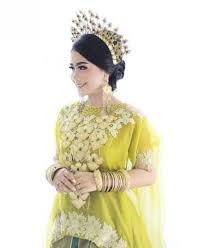 Sewa baju pengantin bugis makassar baju makassar baju adat makassar baju daerah di jakarta hub. 7 Pakaian Tradisional Indonesia Ini Kaya Nilai Sejarah Dan Unik