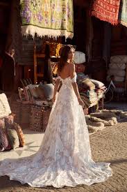 A Round Up Of Beautiful Lace Wedding Dresses For The Romantic Modern Bride In 2020 Wedding Dresses Simple Bridal Gowns Wedding Dresses Lace