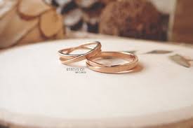 Crossed His And Hers Couples Rings His And Hers Wedding Rings Etsy Etsy Wedding Rings Wedding Ring Bands Wedding Rings