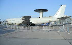 Flugradar zeigt informationen über flugzeuge. Boeing E 3a Sentry Awacs Radarflugzeug Und Leitstelle Der Nato
