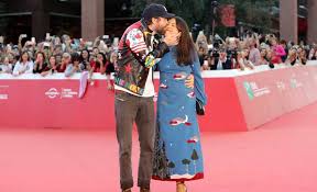 Vitamin e is a compound that plays many important roles in your body and provides multiple health benefits. Jovanotti Avete Mai Visto La Compagna Ecco Chi E Francesca Dopo La Crisi Ora Felici