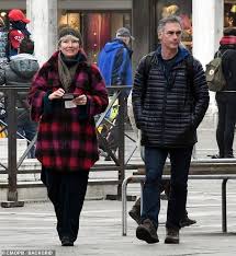 Leave a reply cancel reply. Emma Thompson Soaks Up The Sights Of Venice With Her Husband Greg Wise In 2020 Emma Thompson Greg Wise Thompson
