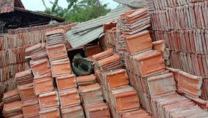 Karena genteng ini memberikan pilihan warna yang beragam untuk semua tipe genteng yang ada. Genteng Bekas Jatiwangi Posts Facebook