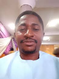 Do any of you have experience living in the same building (apartments),  same street, or same neighborhood as the rest of the members of your house  church?