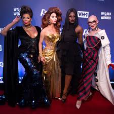Sasha velour's time on the rupaul's drag race throne ended when she crowned aquaria in last night's season 10 finale, but as her alien eve coronation look proves, she has a lot more to show the world. Bob The Drag Queen On Rupaul S Drag Race Season 9 S Winner Teen Vogue