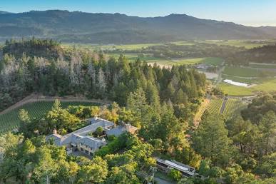 The double-gated private estate in Napa Valley, do AI tạo
