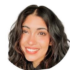 Laura Litton's Instagram, Twitter & Facebook