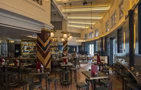 One of the most dazzling cities on earth, singapore is everything. Best Happy Hour Deals In Singapore S Cbd The Peak Singapore Your Guide To The Finer Things In Life